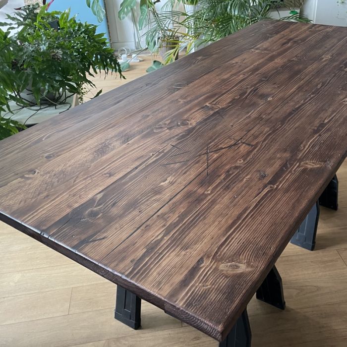 Sisu Reclaimed Wood Standing Desk | Walnut stain - 1600 x 800mm