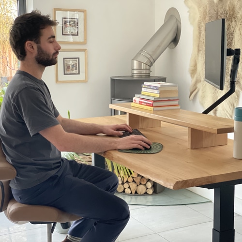 Sisu Oak Standing Desk