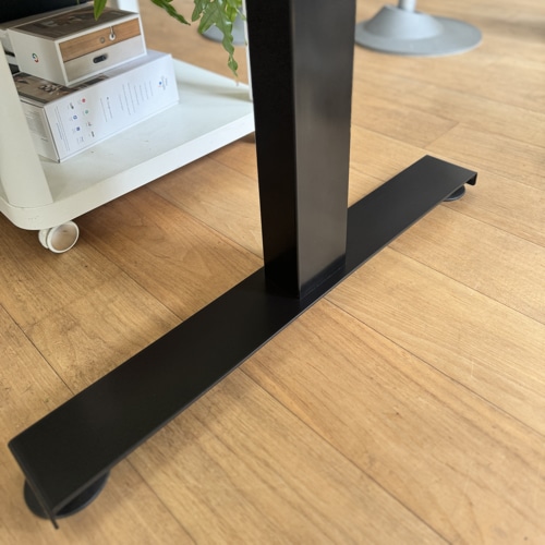 Skyflo Standing Desk Frame | LINAK Technology